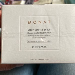 MONAT Berry Refined Scrub